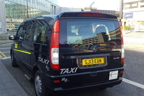 manchester airport taxi